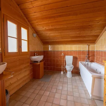 Spacious Mountain For 14