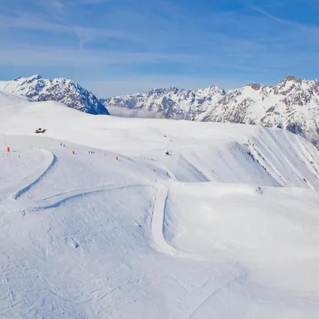 Spacious Mountain For 14 * Huez