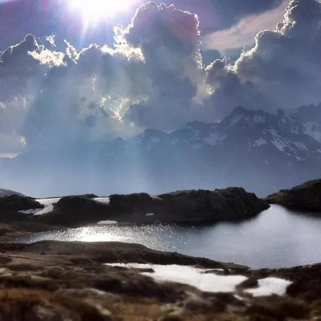 Spacious Mountain For 14 Dom wakacyjny